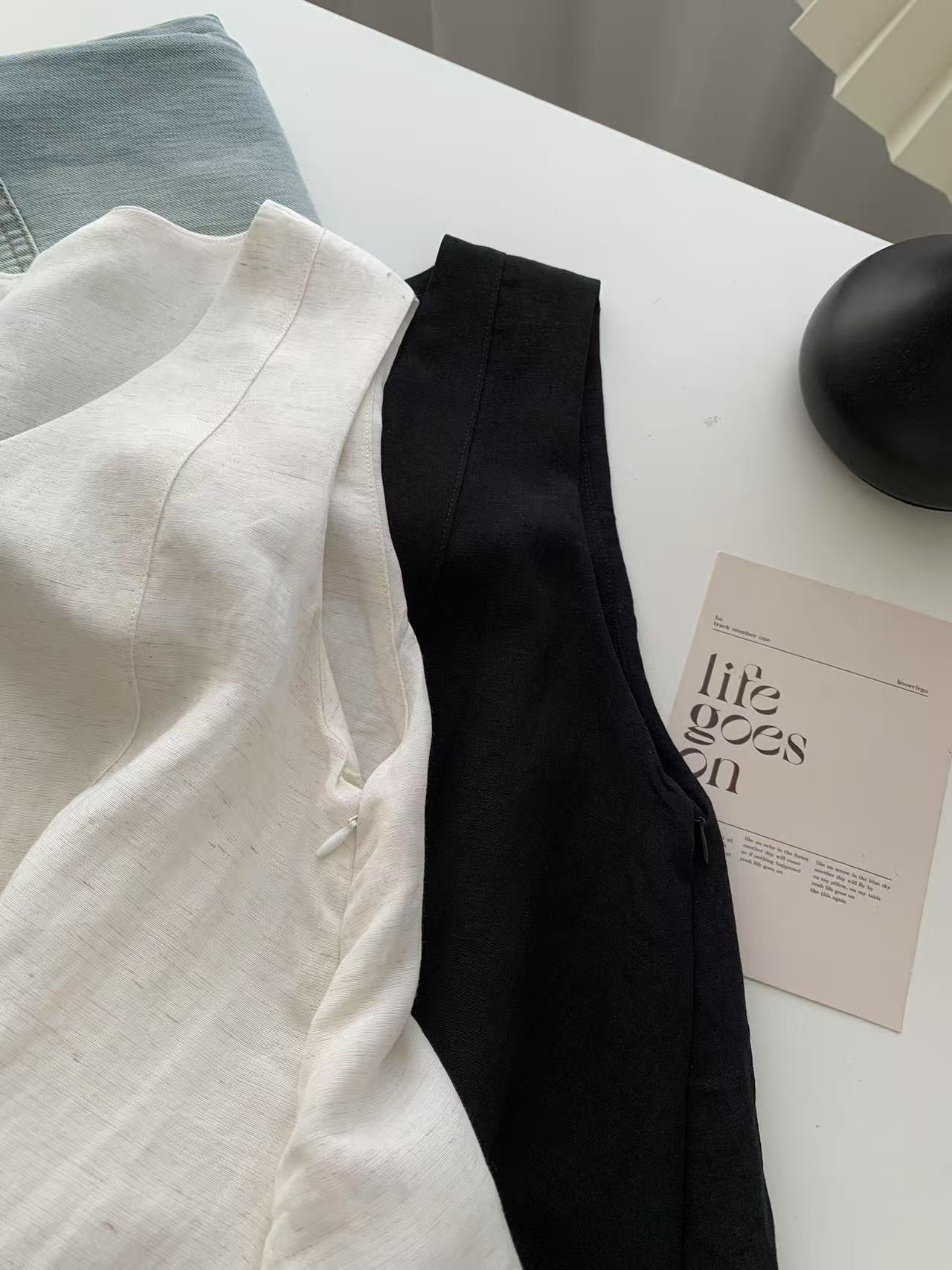 Noir Ease Top