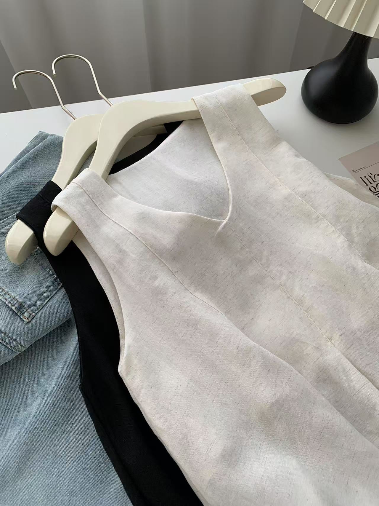 Noir Ease Top
